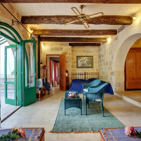 Σπίτι διακοπών House Feed Kerċem
