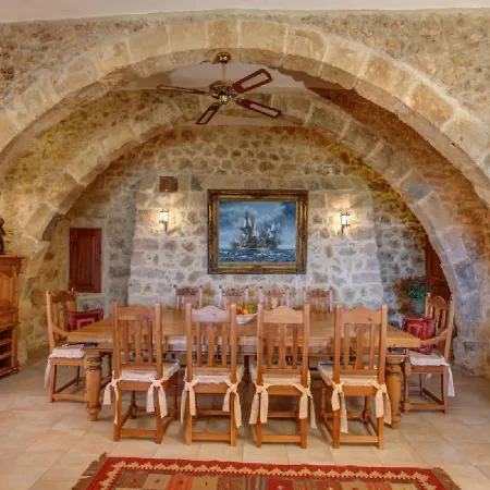 Holiday home House Feed